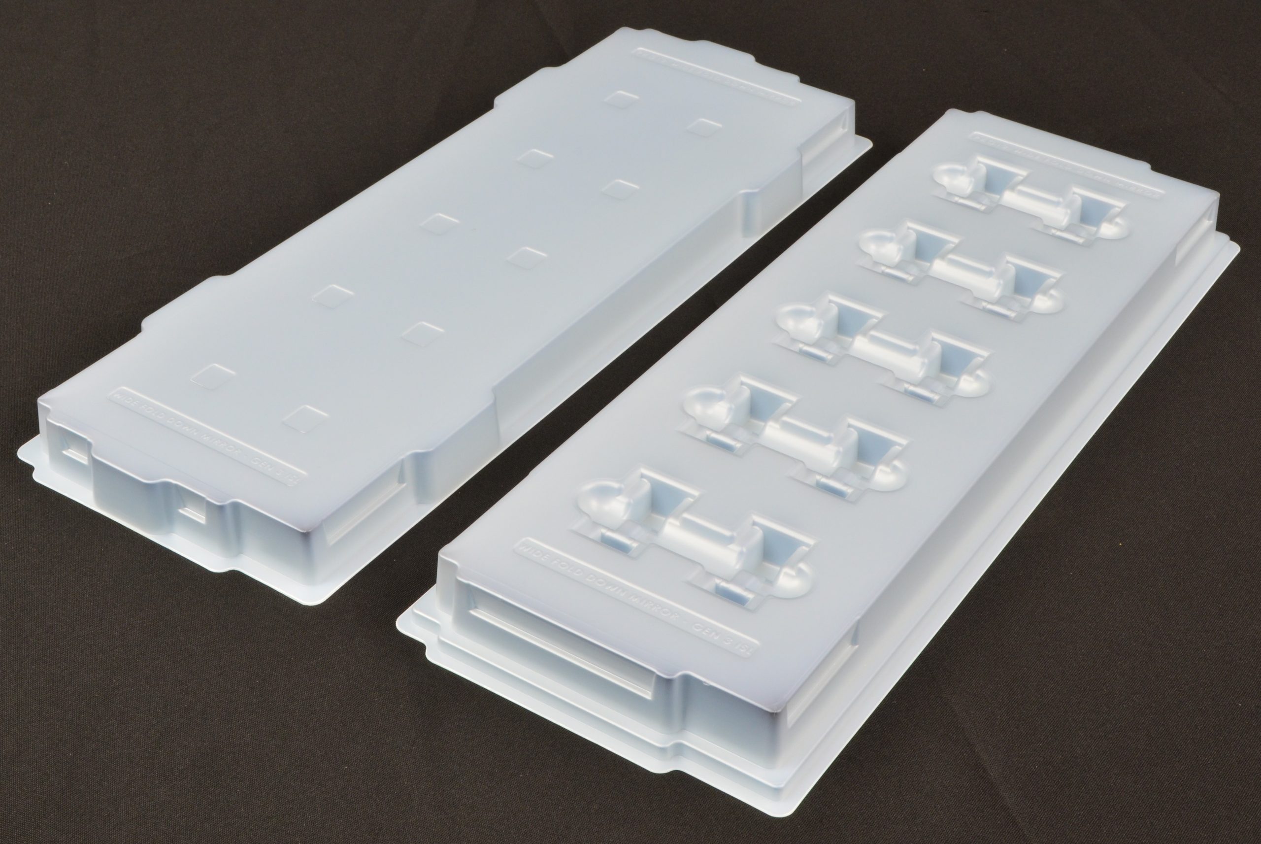  Thermoformed dissipative S680 IPA cleanable tray and cover set for small devices